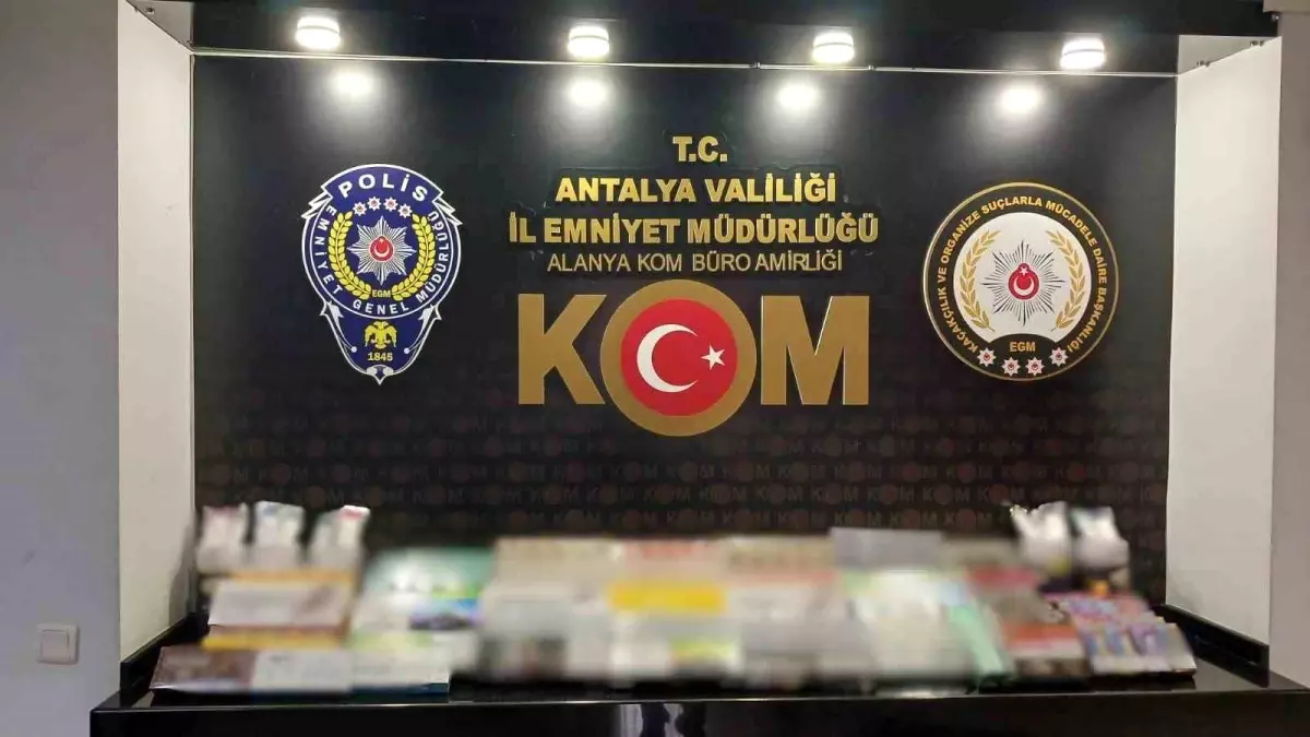 Antalya'da Rüşvet ve Kaçakçılık Operasyonları: 2 Tutuklama