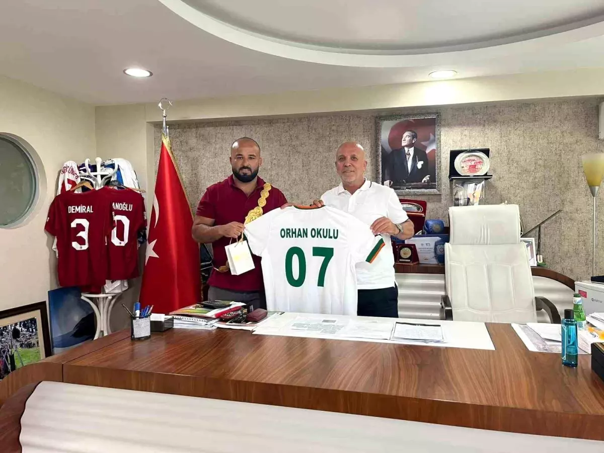 Kırkpınar Başpehlivanı Orhan Okulu, Alanyaspor Başkanı'nı Ziyaret Etti