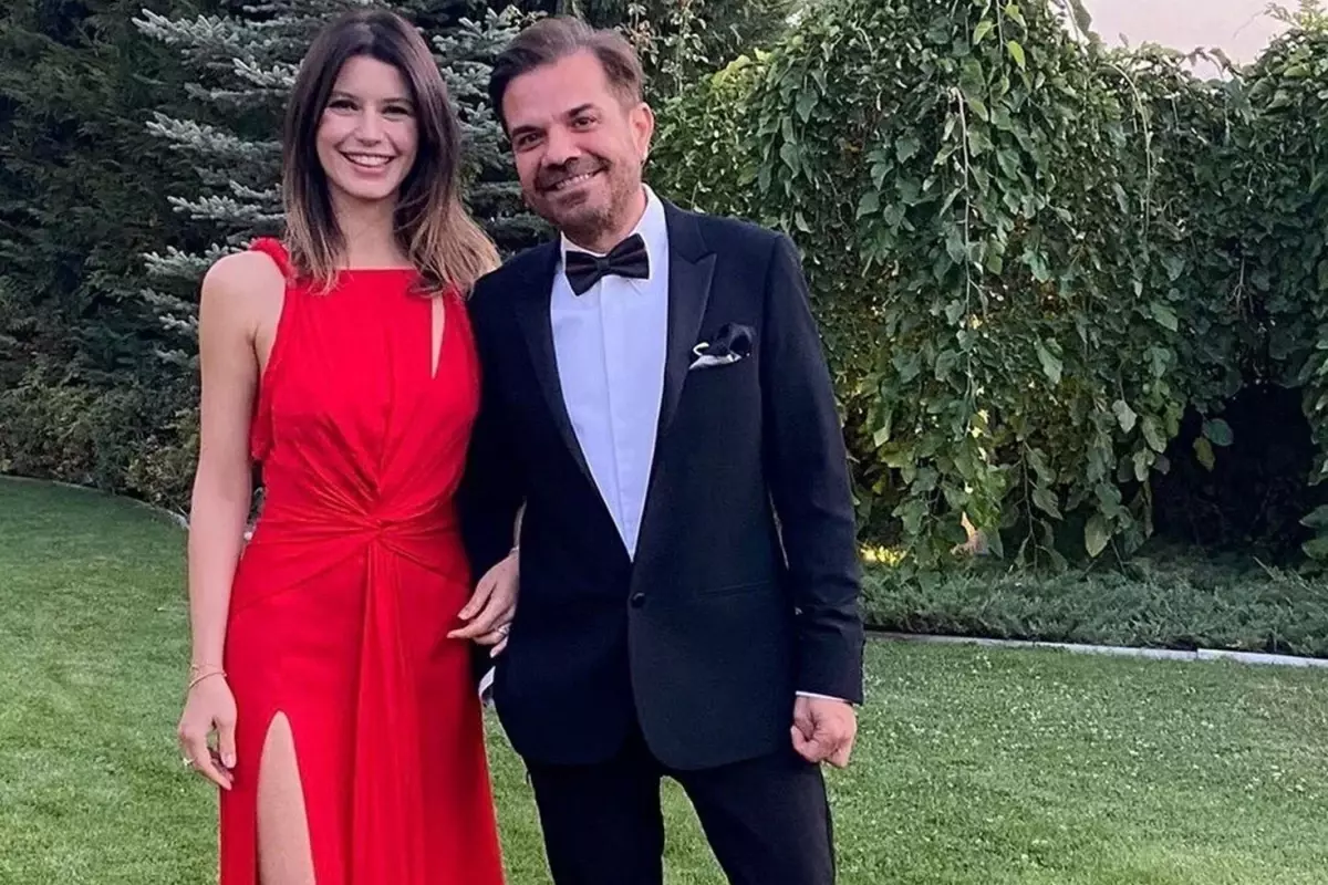 Beren Saat ve Kenan Doğulu'dan gün batımında romantik kutlama