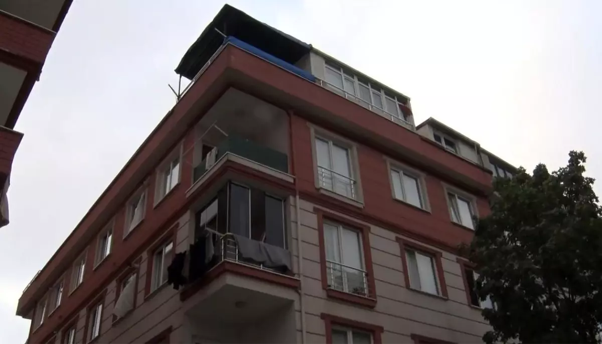 Beylikdüzü'nde Böcek İlaçlaması Sonrası Kadın Hastaneye Kaldırıldı