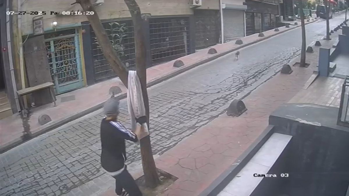 Beyoğlu'nda İş Yeri Kurşunlandı, Şüpheliler Hamamda Yakalandı