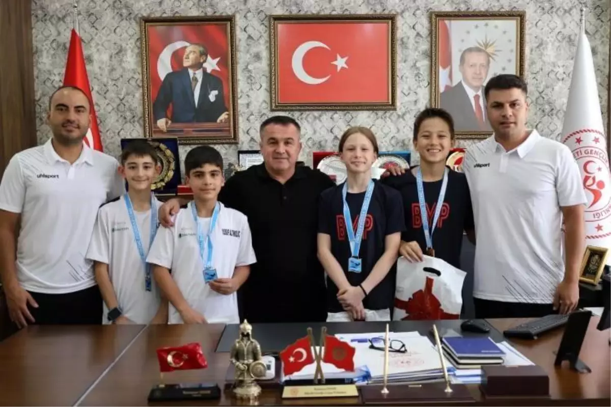 Bilecikli Genç Yüzücüler Ulusal Gelişim Ligi'nde Başarı Elde Etti