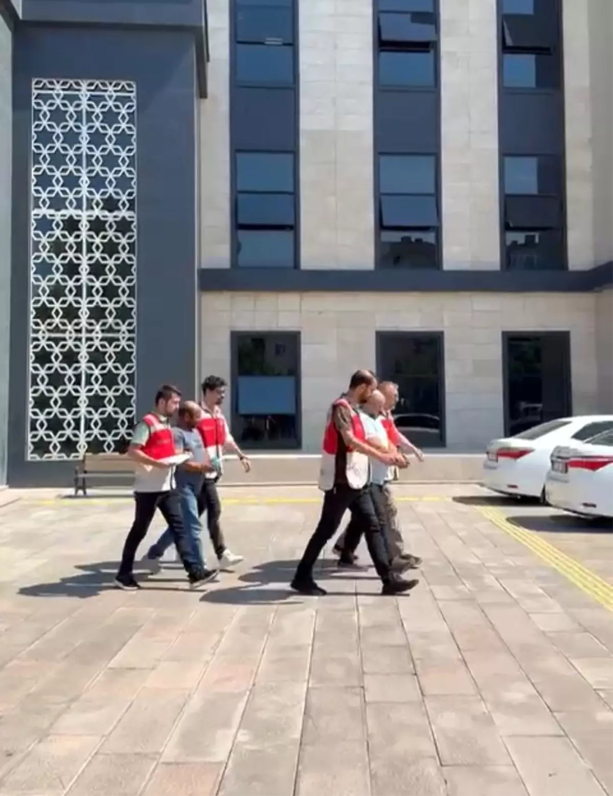 Çanakkale'de 58'er Yıl Hapis Cezasıyla Aranan İki Şahıs Yakalandı