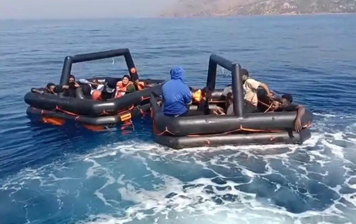 Yunan Unsurları Tarafından Geri İtilen 19 Kaçak Göçmen Kurtarıldı
