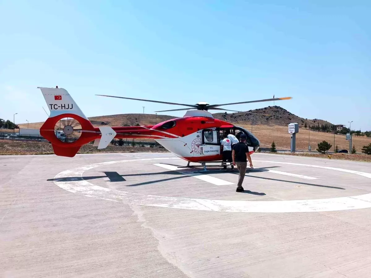 Kırıkkale'de Kıyma Makinesine Kaptıran Çocuk Hava Ambulansıyla Hastaneye Sevkedildi