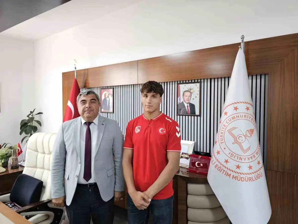 Selahattin Can, Kırkpınar Şampiyonluğunu İl Milli Eğitim Müdürü ile Paylaştı