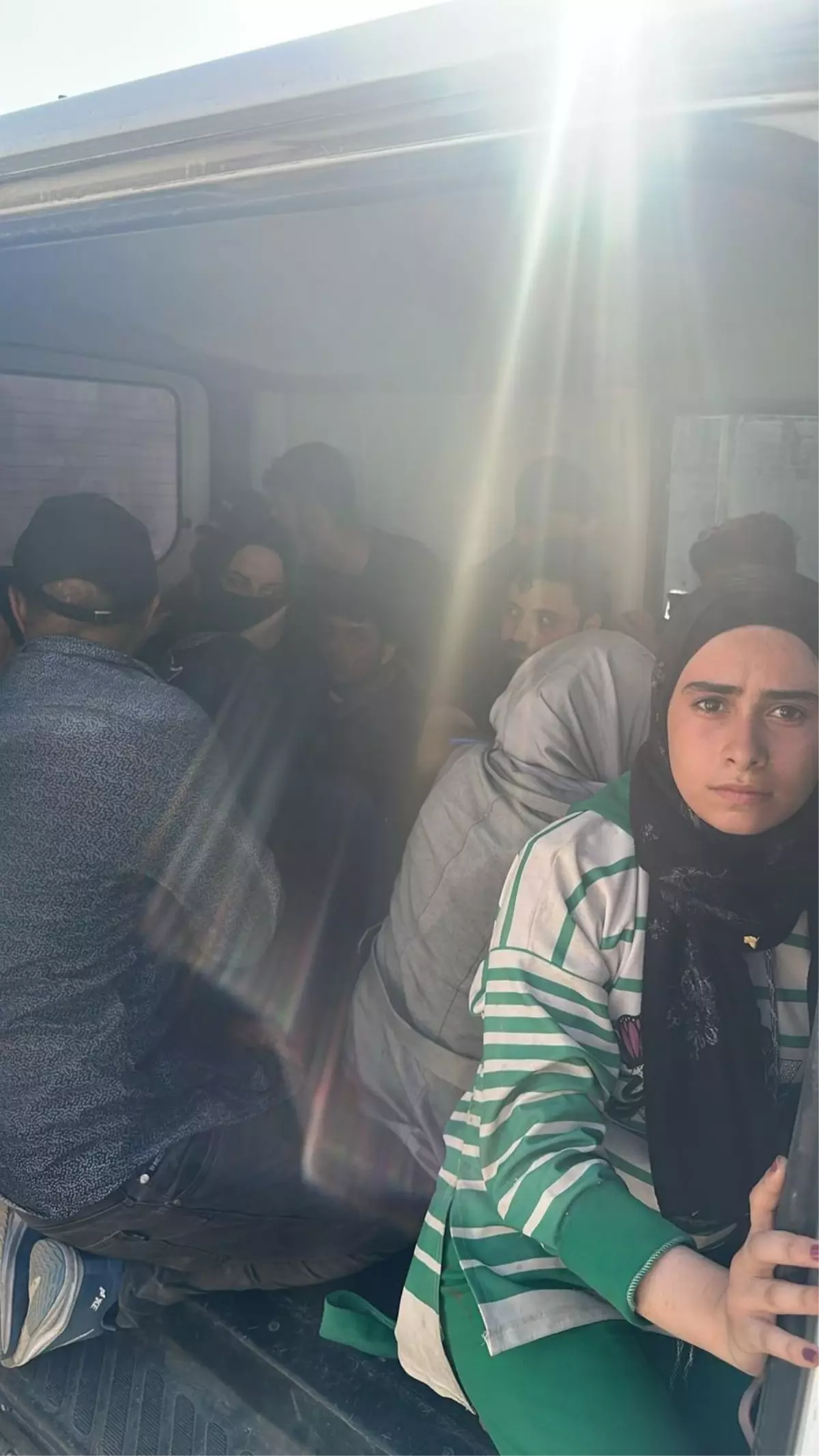 Hatay'da Düzensiz Göçmen Operasyonu: 24 Kişi Yakalandı