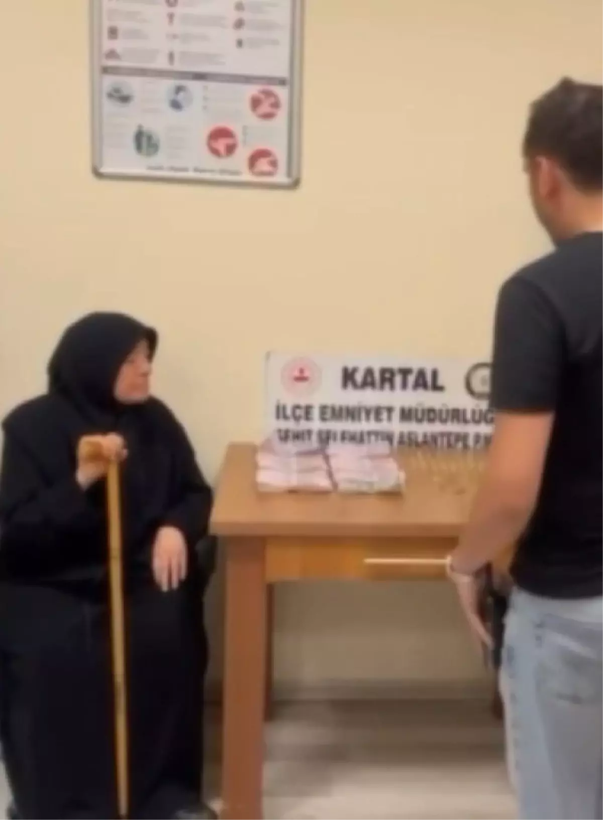 Polis Kılığına Girip Dolandırıcılık Yapan 2 Şüpheli Yakalandı