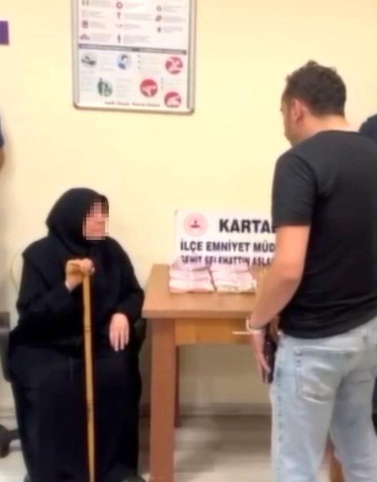 Kartal'da Dolandırıcılık Operasyonu: Yaklaşık 5 Milyonluk Altın ve Para Ele Geçirildi