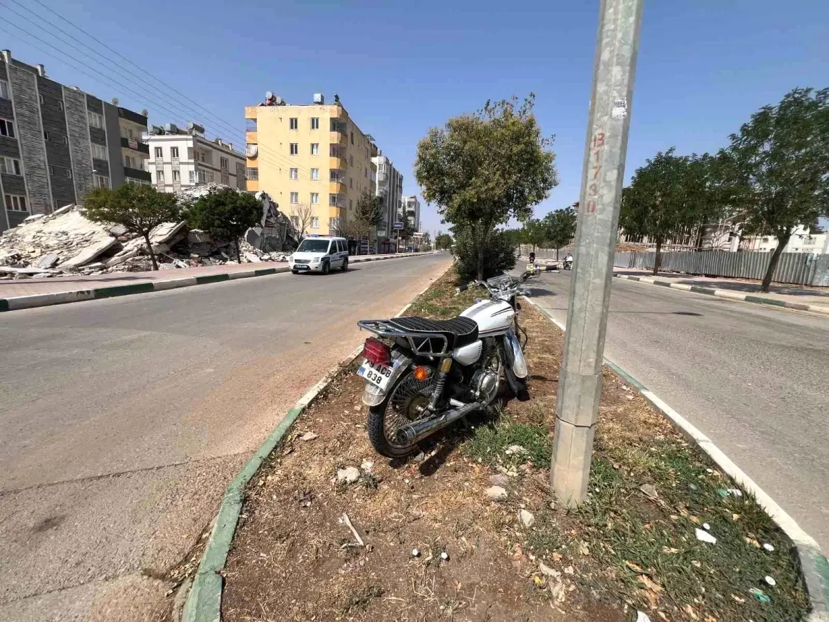 Kilis'te Otomobil ve Motosiklet Çarpıştı: İki Yaralı
