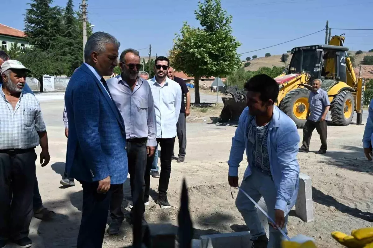 Kırıkkale Valisi Mehmet Makas, Ulaş Köyü'nde Altyapı Çalışmalarını İnceledi