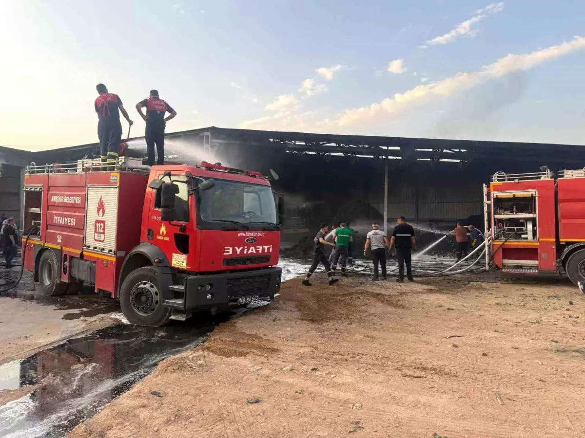 Kırşehir'deki Petlas Fabrikasında Yangın Kontrol Altına Alındı