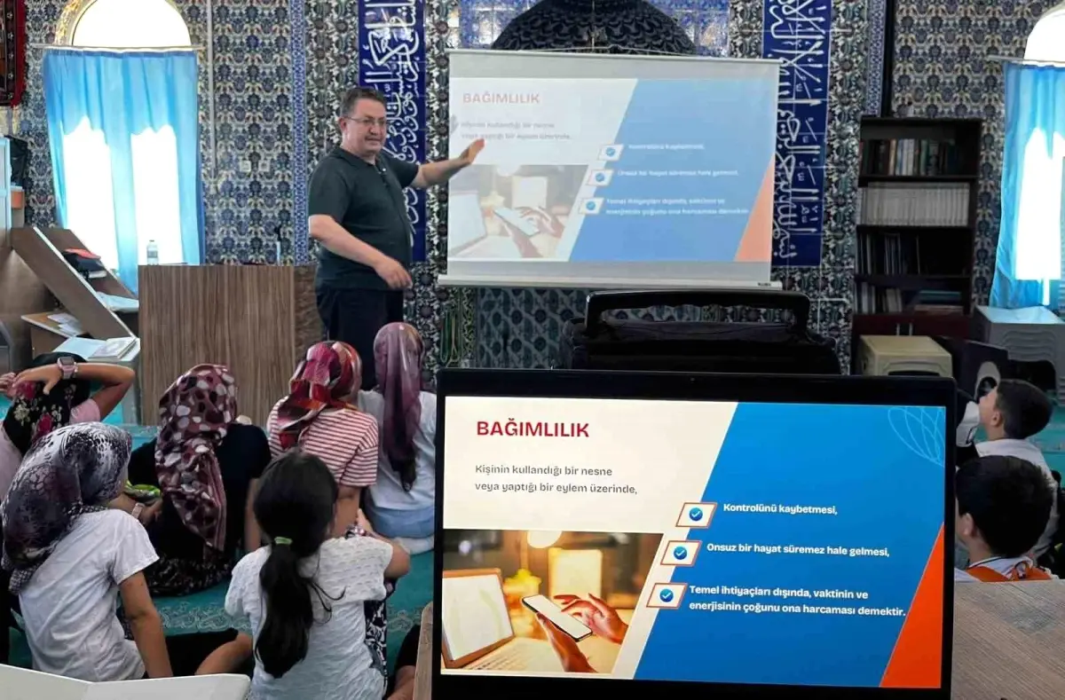 Köşk'te Yaz Kur'an Kursları Kapsamında Bağımlılıkla Mücadele Seminerleri Düzenlendi