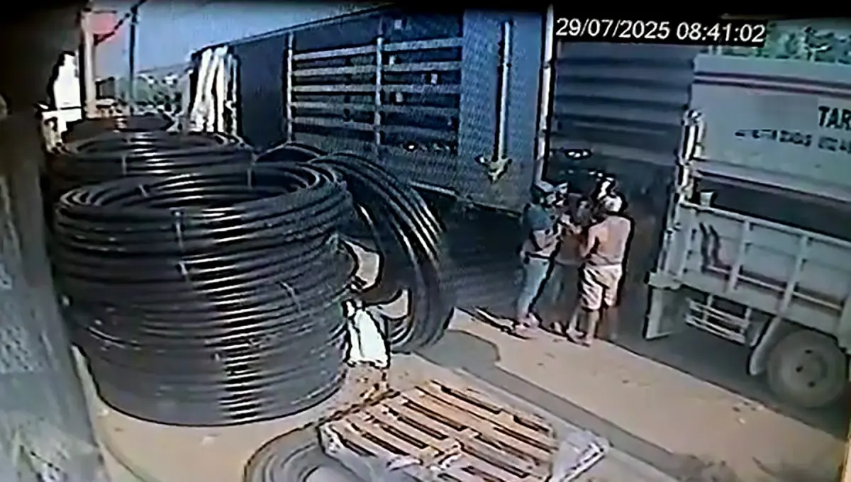 Mersin'de İşçi Kamyonet ve TIR Arasında Sıkışarak Hayatını Kaybetti