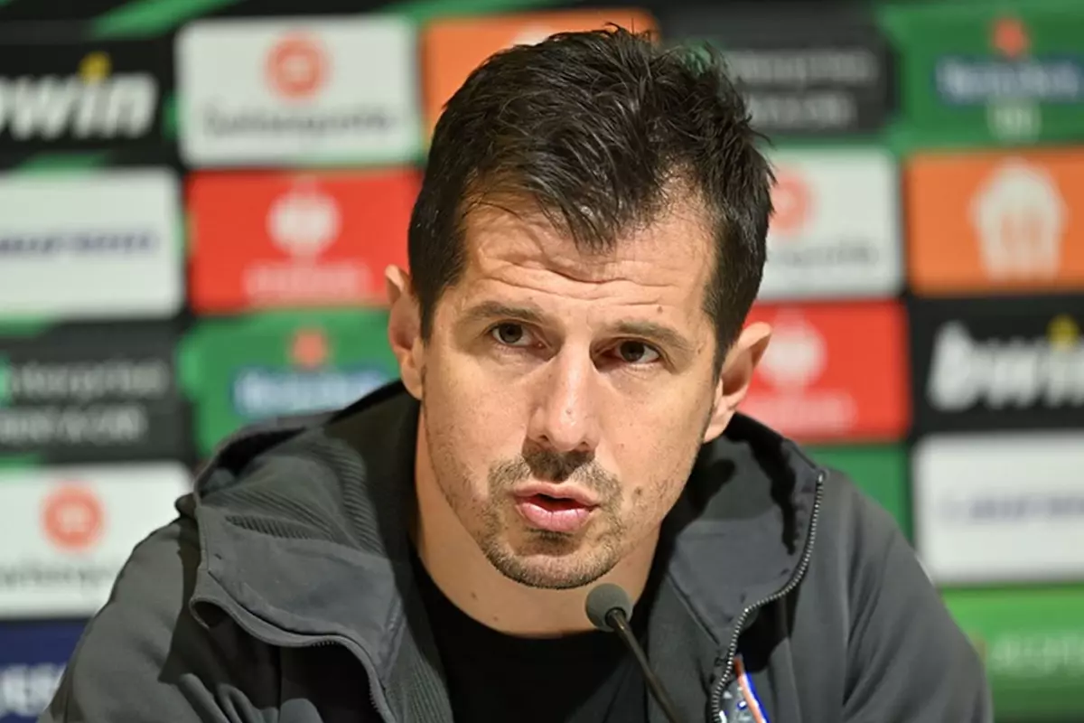 Mourinho'nun yüzüne bakmadığı futbolcuyu Emre Belözoğlu kaptı