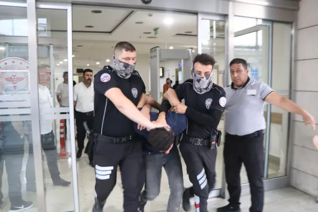 Knife Attack in Hospital in Şanlıurfa: Deputy Chief Physician and Security Guard Injured