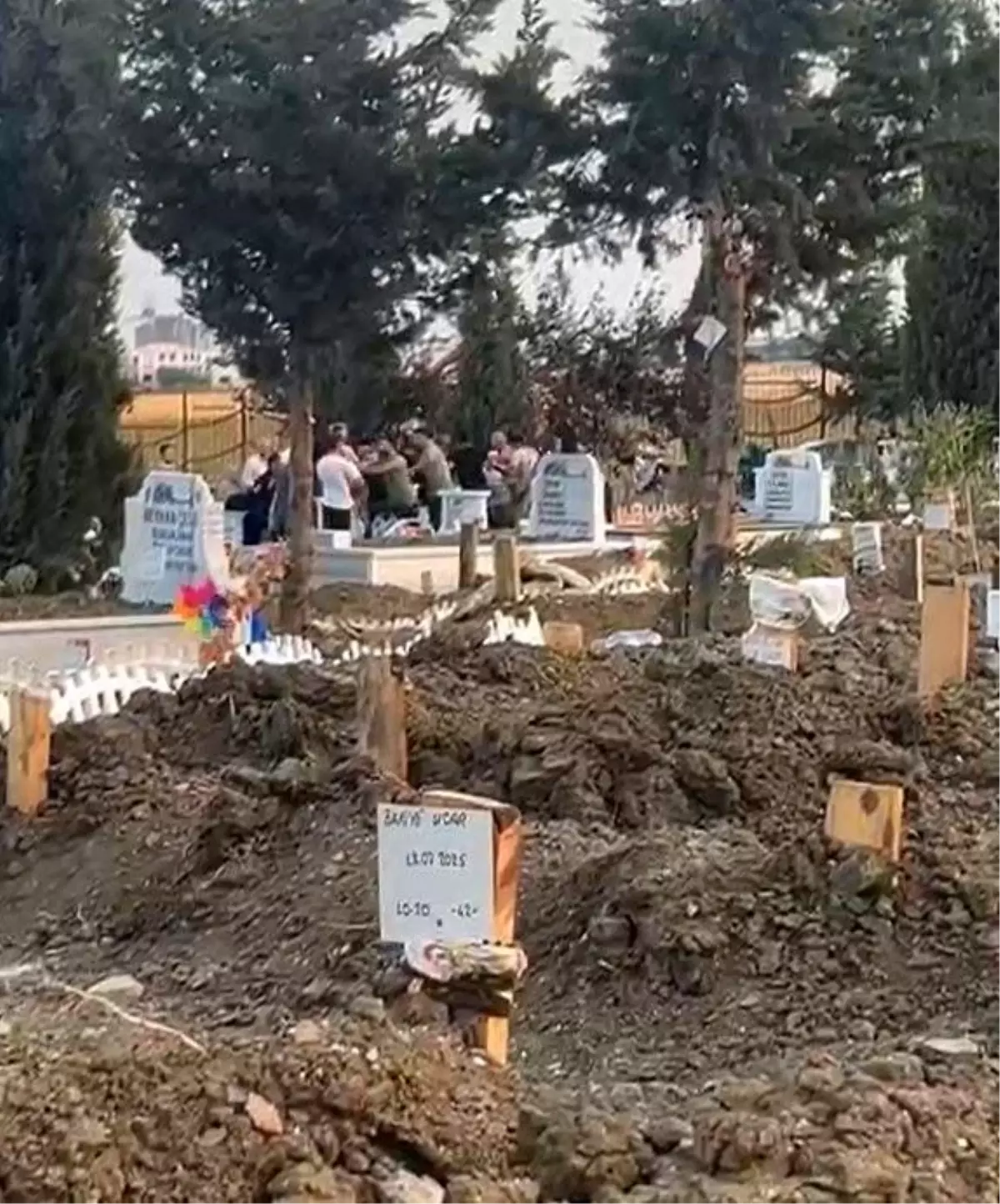 Silivri Mezarlığında Cenaze Töreni Kavga ile Sonlandı