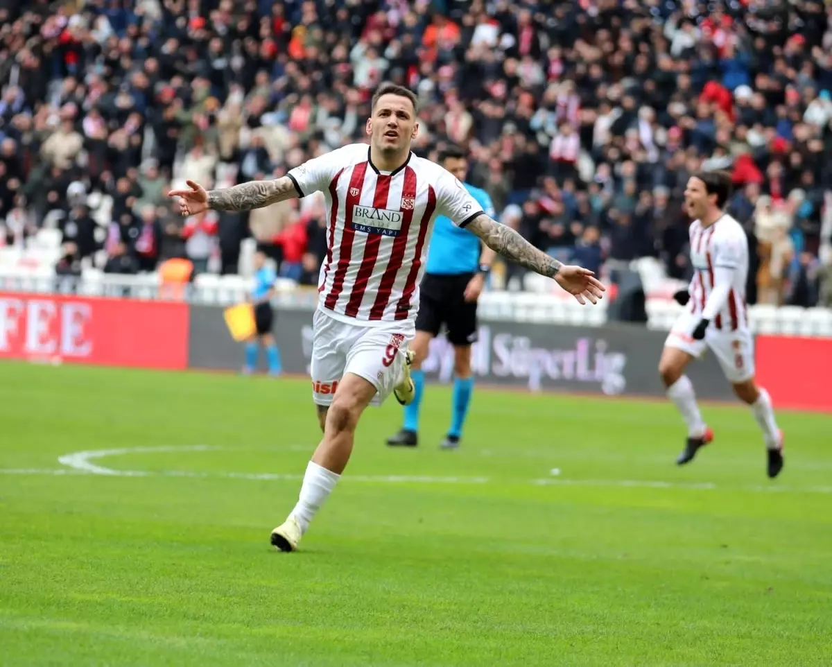 Sivasspor, Rey Manaj ile Vedalaştı
