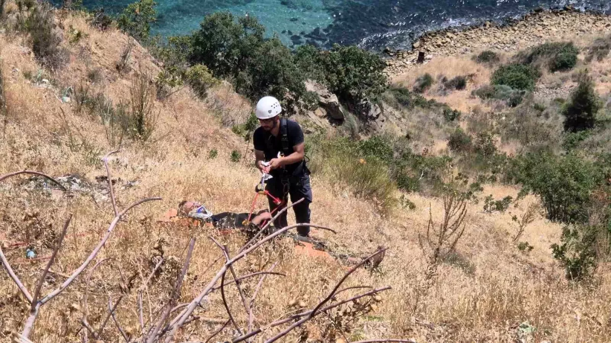 Tekirdağ'da Uçurumdan Bulunan Genç Hastaneye Kaldırıldı