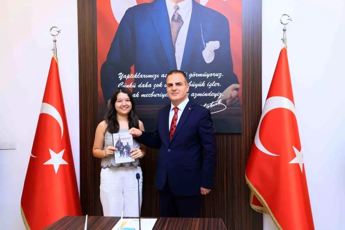 YKS Başarılı Öğrencilerden Vali Akbıyık'a Ziyaret