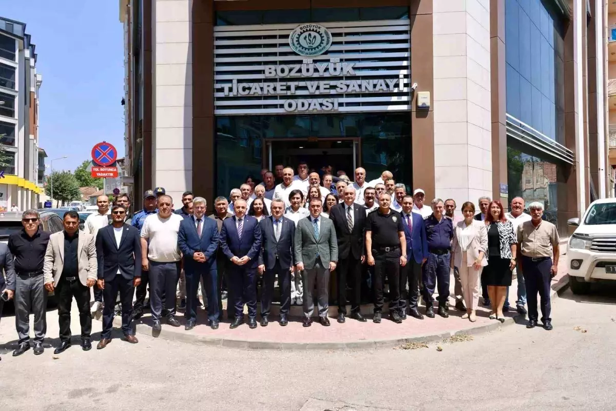 Bilecik Valisi Muhtarlarla Toplantı Düzenledi