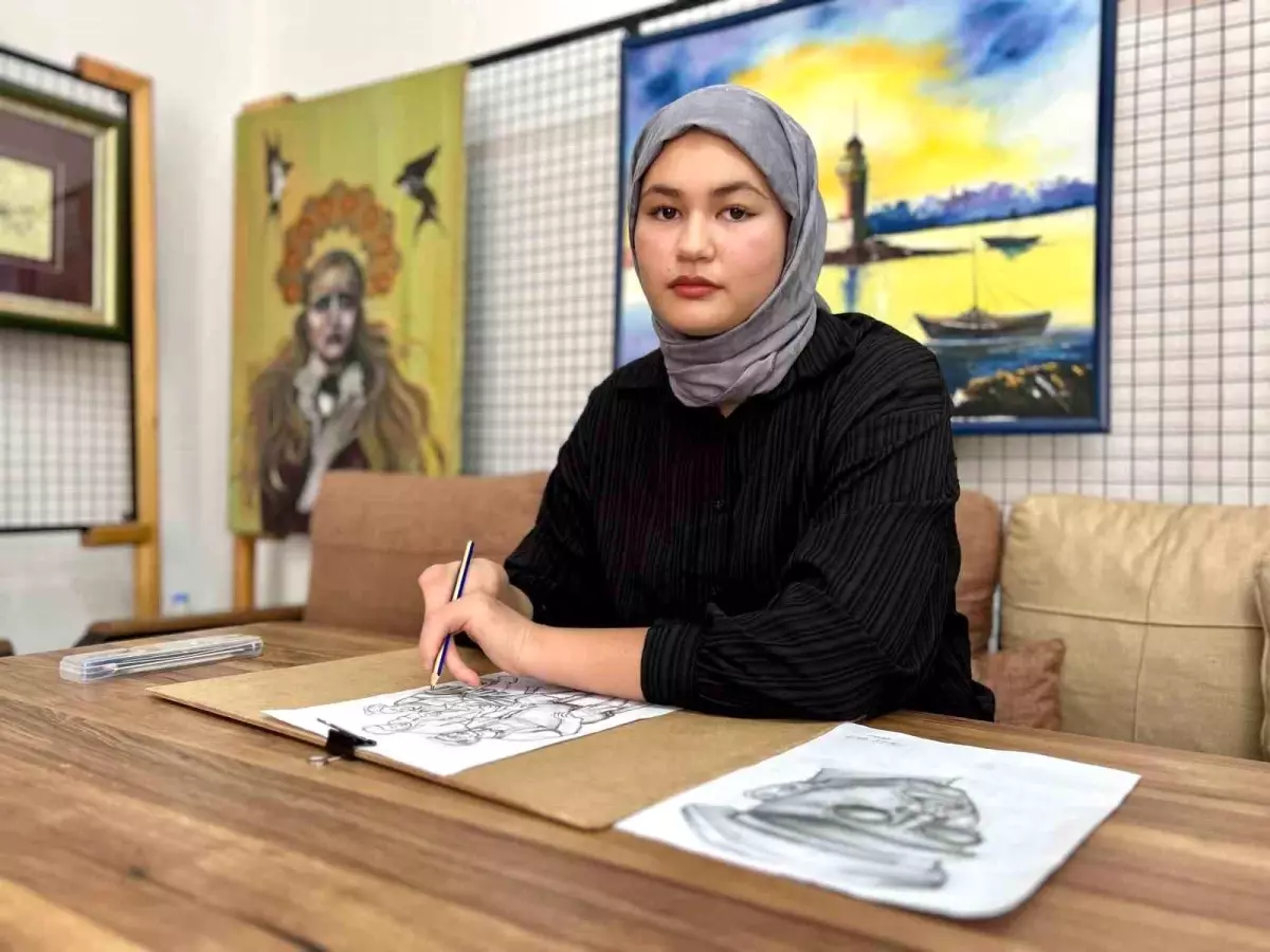 Bedensel Engeline Rağmen Sanata Tutundu: Melek Gül Uçar'ın Öyküsü