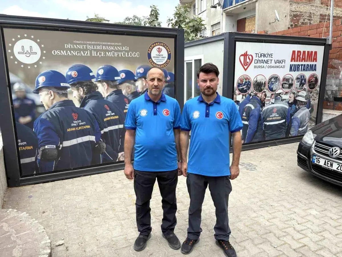 Yangınla Mücadele Ederken Namaz Kılan Kahramanlar