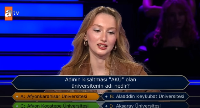 1898'de, İngiltere'de bir mağazada, hangisini ilk kez kullananlardan baygınlık geçirenler olmuş, mağaza yönetimi bayılanları amonyak koklatarak ...