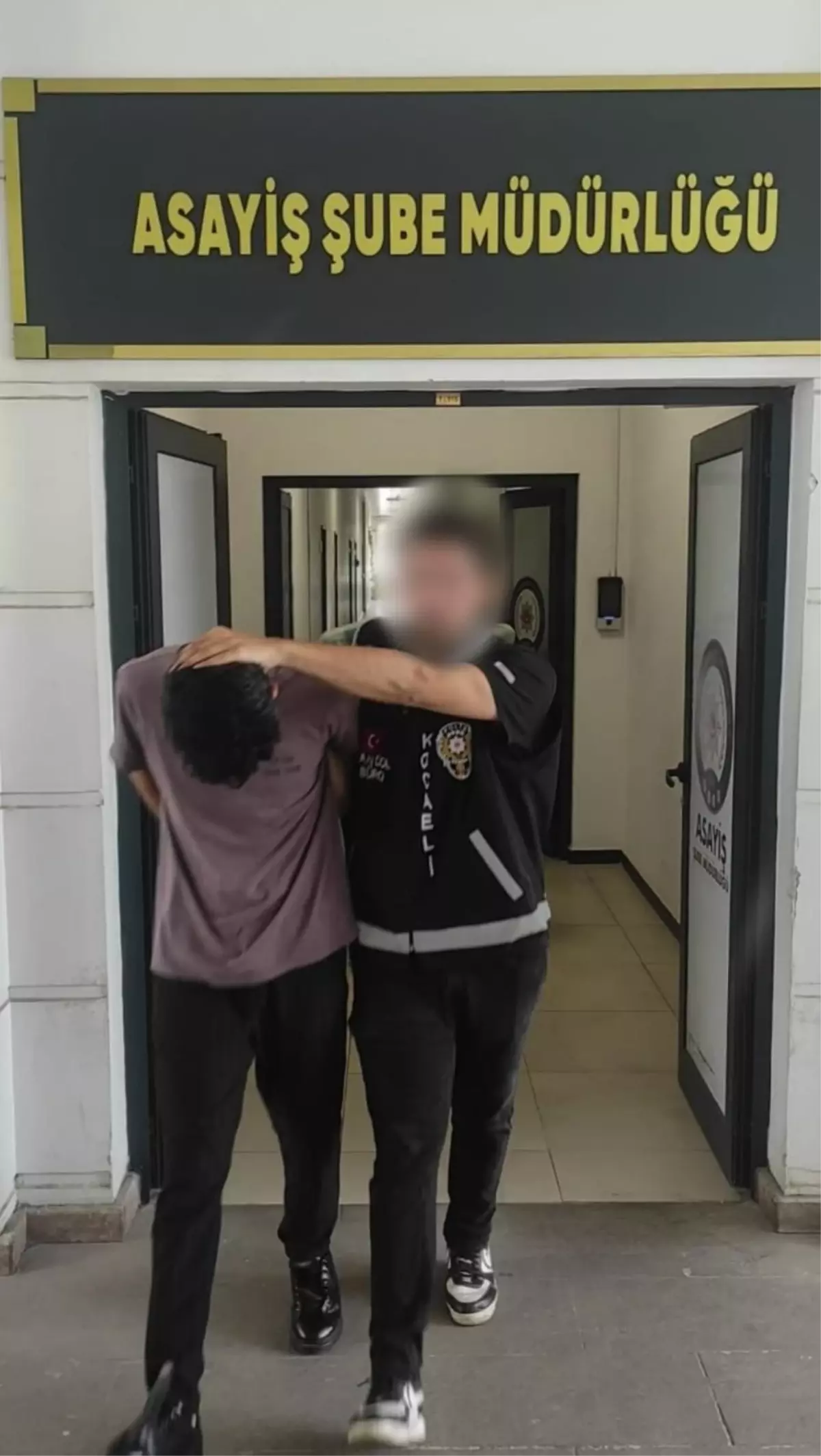 Osman Gazi Köprüsü'nde Dolandırıcılara Baskın: 500 Gram Altın ve 85 Bin Dolar Ele Geçirildi