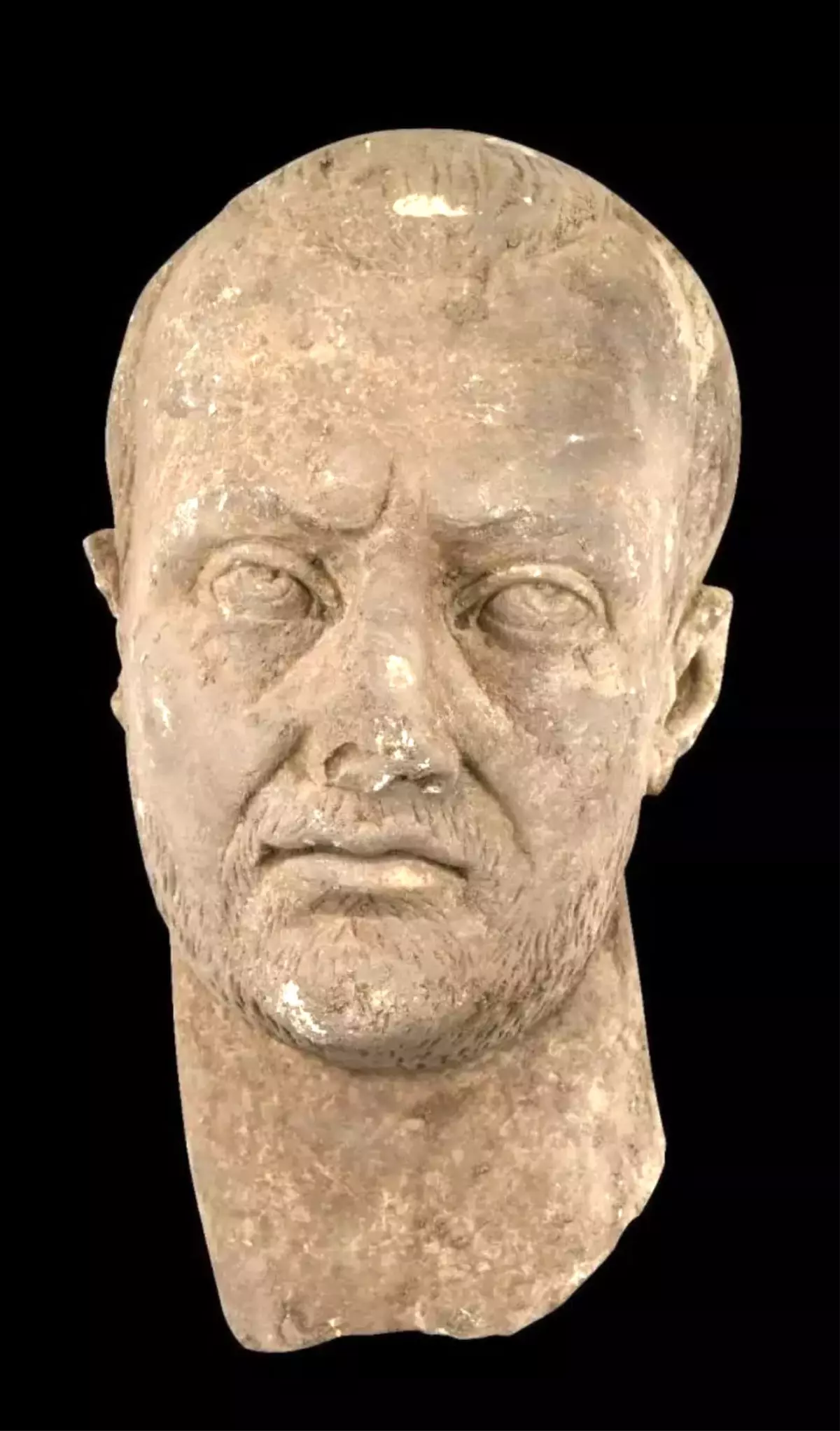 Aspendos Antik Kenti'nde Roma Dönemi'ne Ait Heykel Bulundu