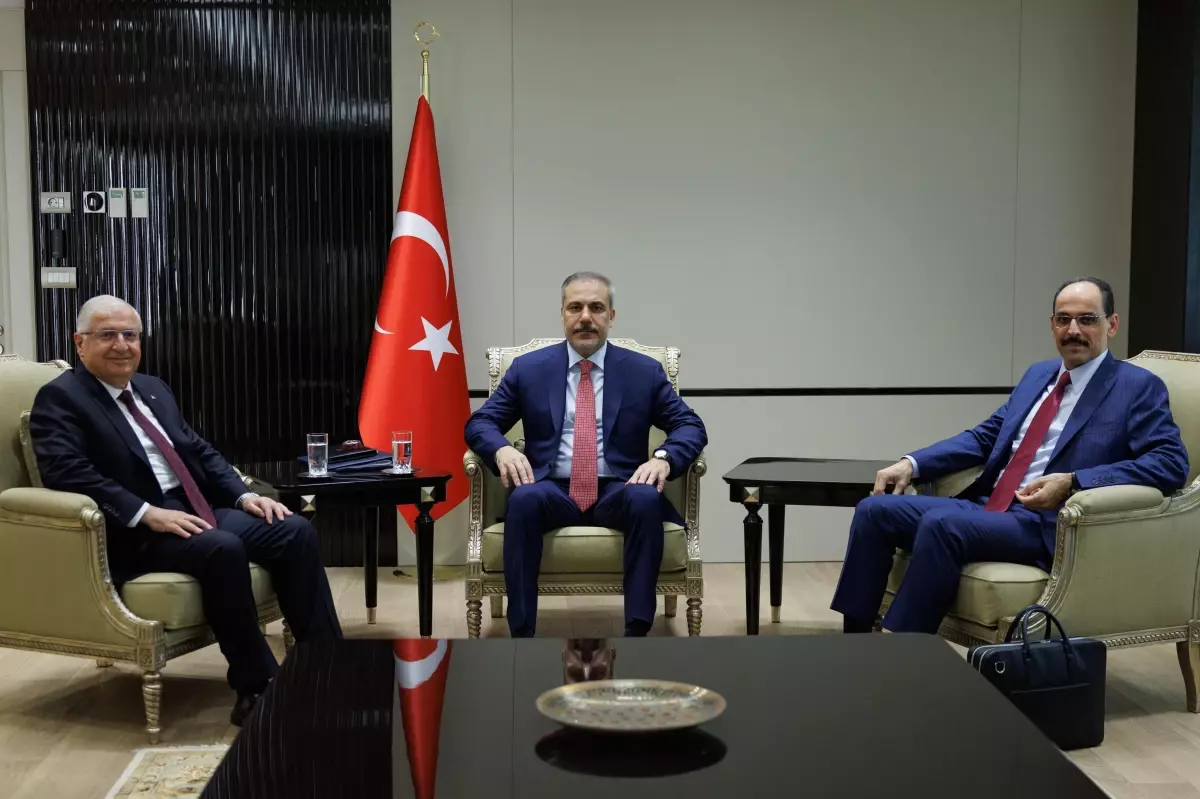 Dışişleri Bakanı Fidan, Savunma ve İstihbarat Yetkilileriyle Toplandı