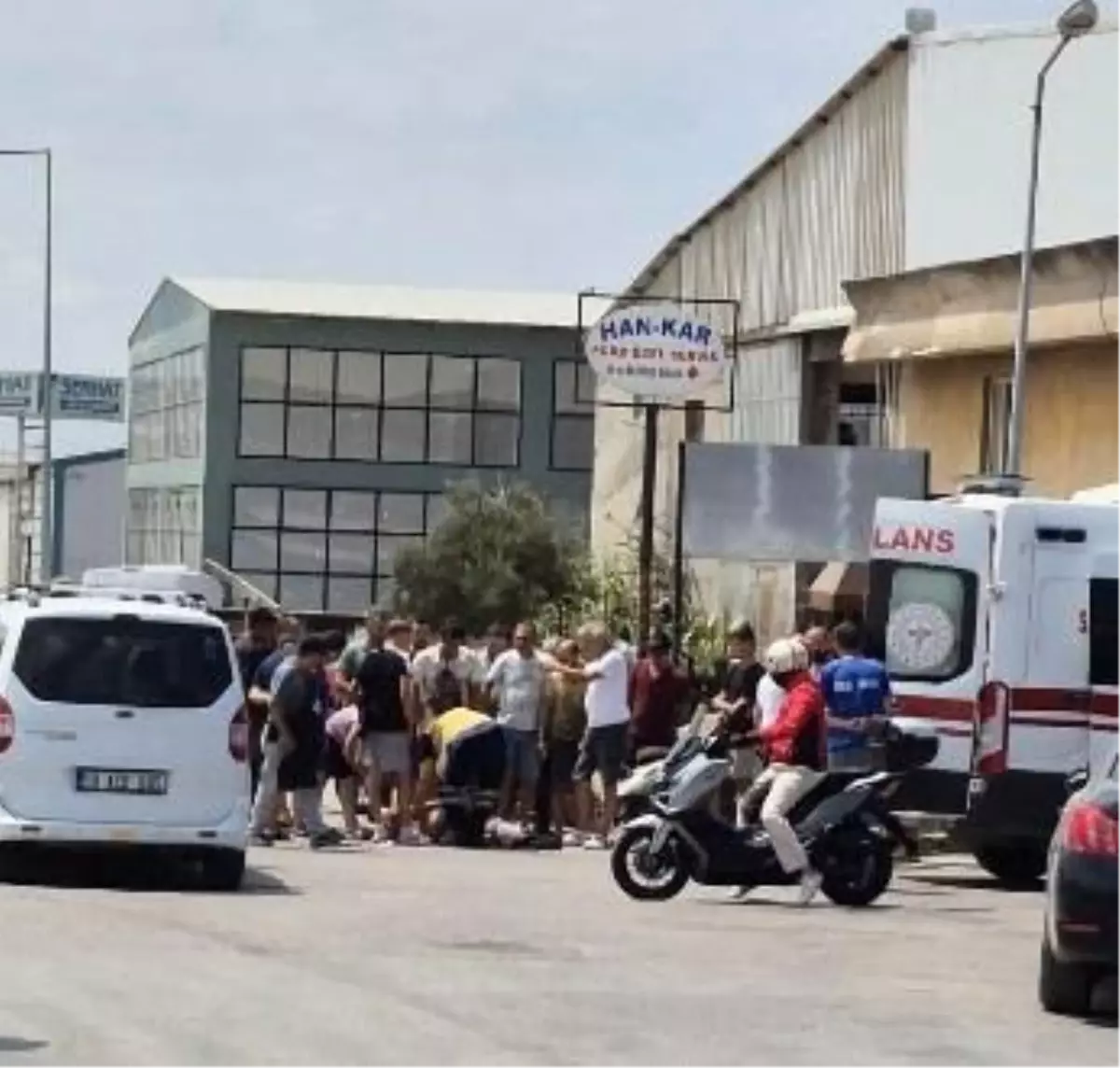 Bandırma'da Motorlu Bisiklet Kazası: İki Yaralı