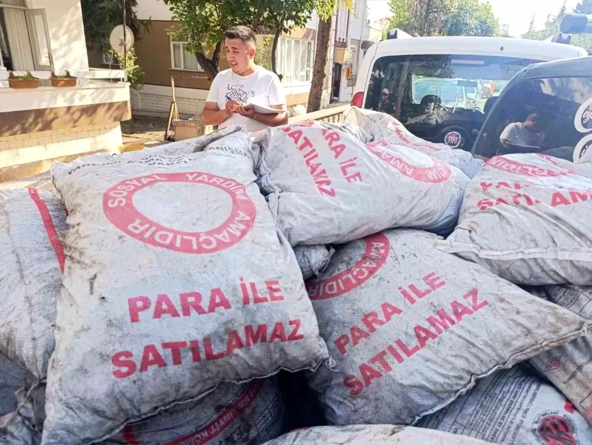 Beypazarı'nda Dar Gelirli Vatandaşlara Kışlık Kömür Dağıtımı Başladı