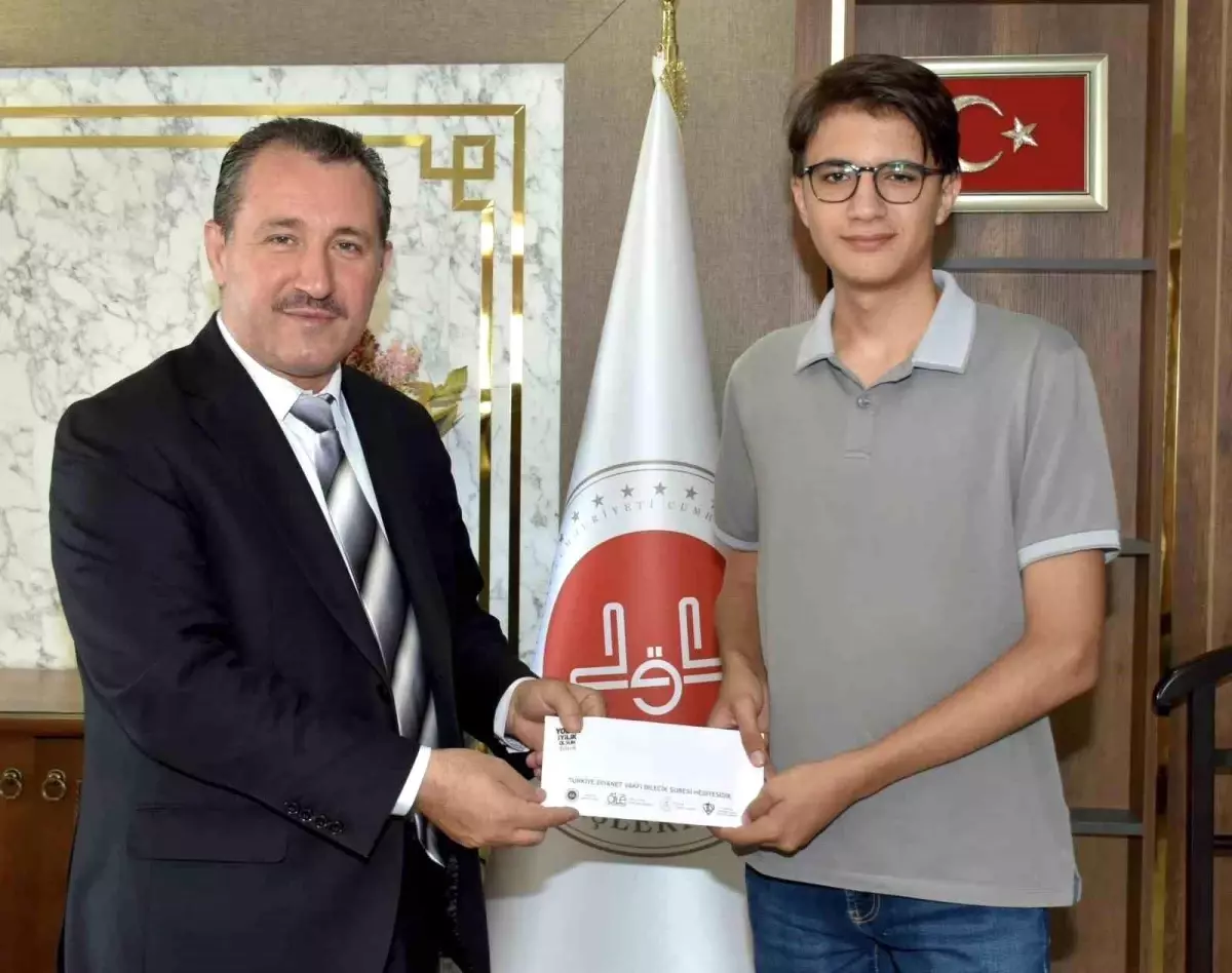 Bilecikli Öğrenci Umre Ödülünü Kazandı