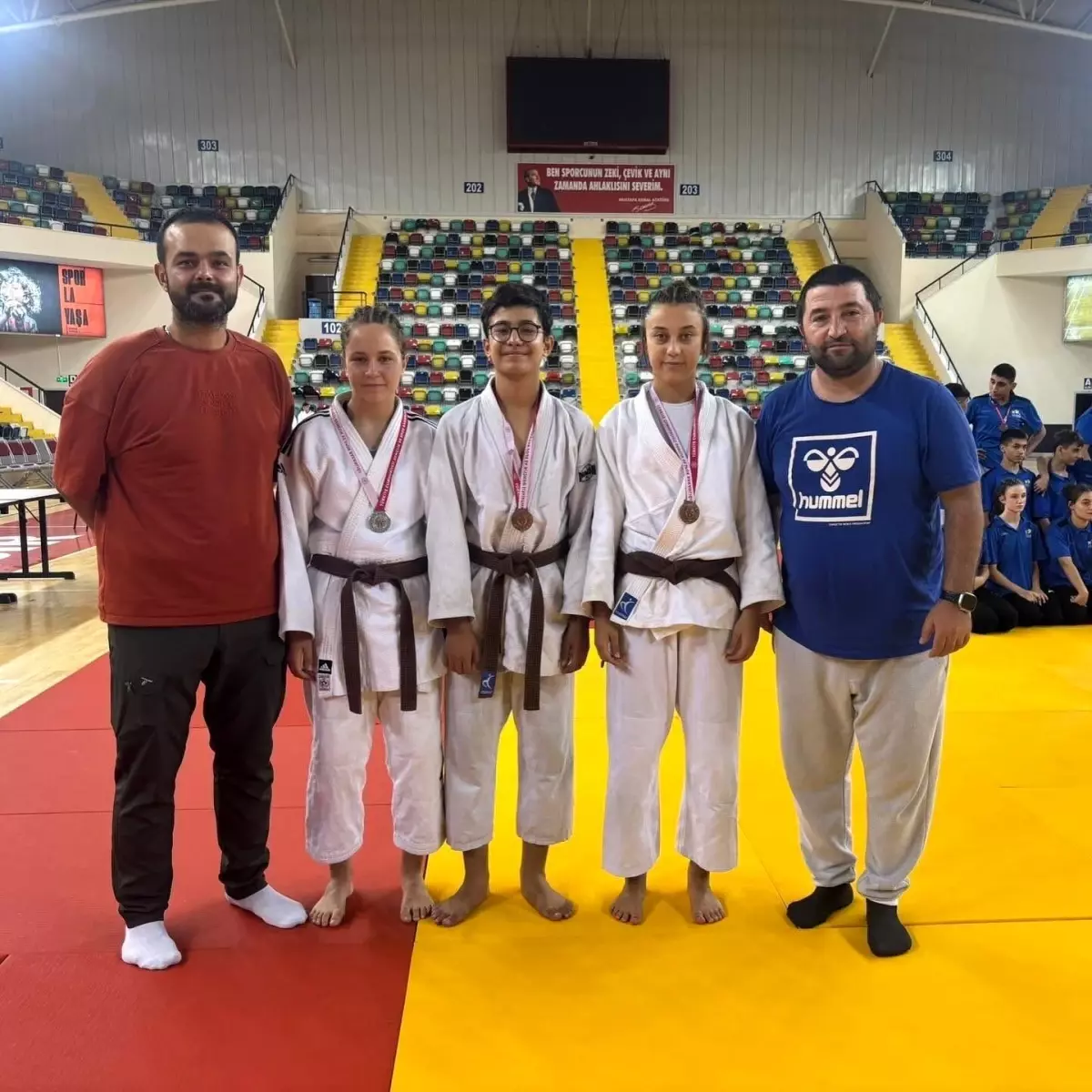 Bilecik Judo Takımı, Balıkesir'de Madalyalarla Döndü