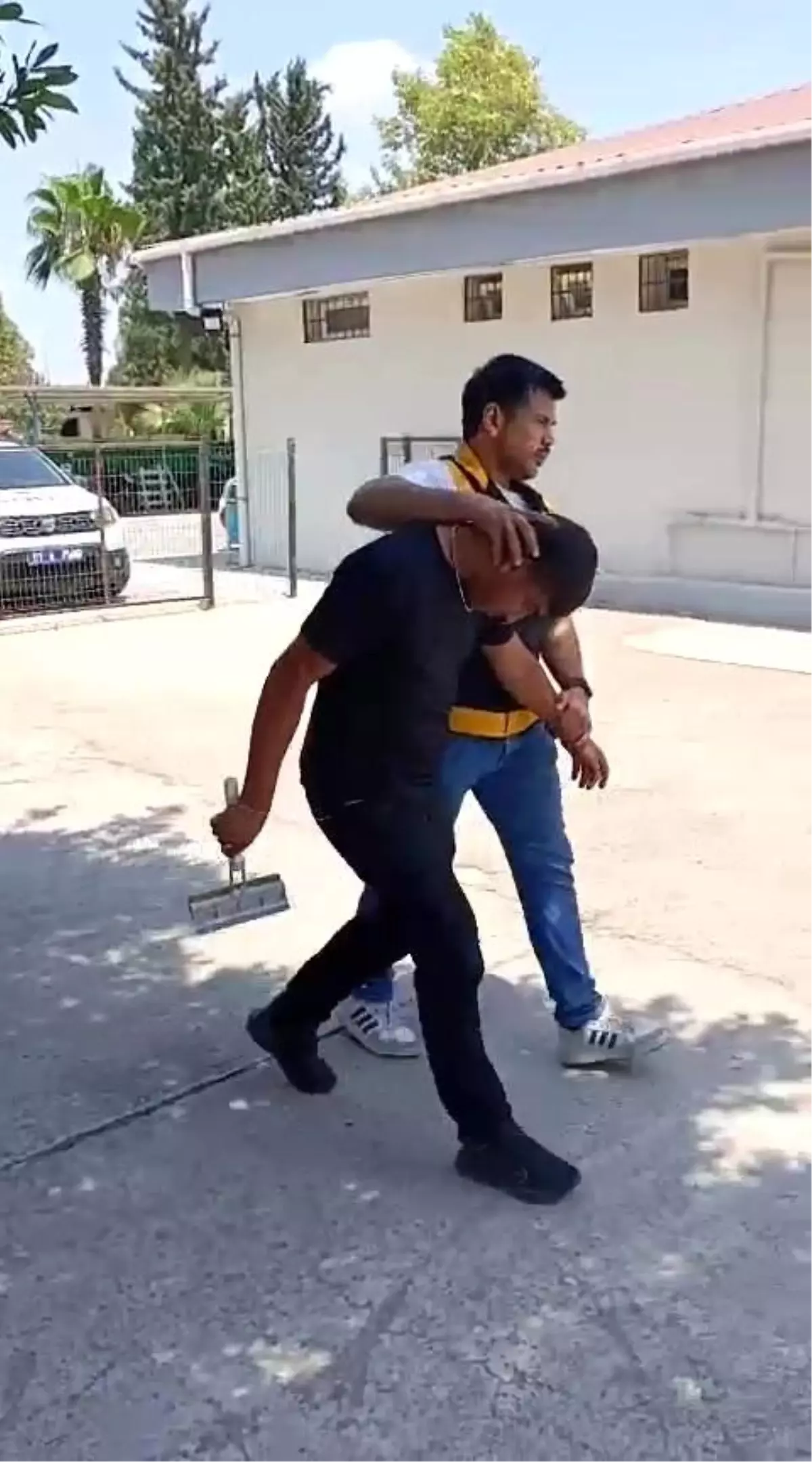 Adana'da 'Balyoz' Timi 387 Kişiyi Yakaladı