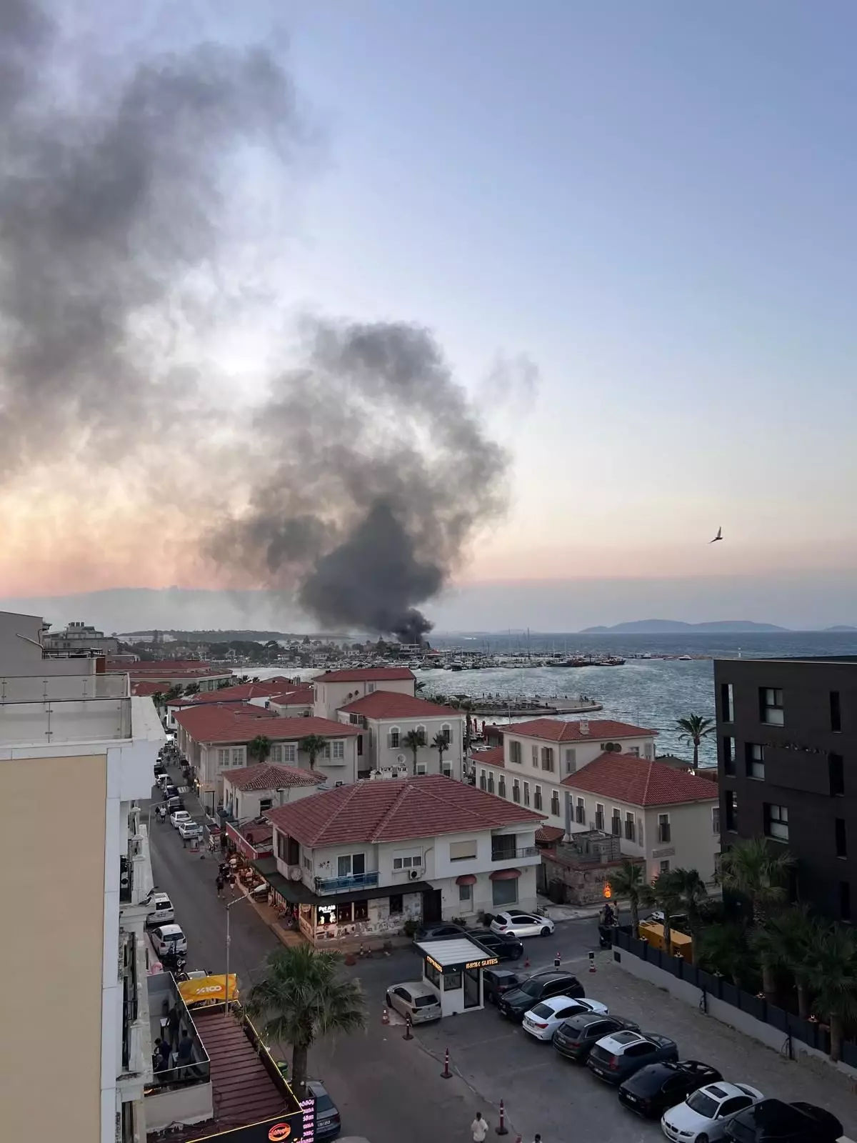 Çeşme'de Balıkçı Teknesinde Yangın