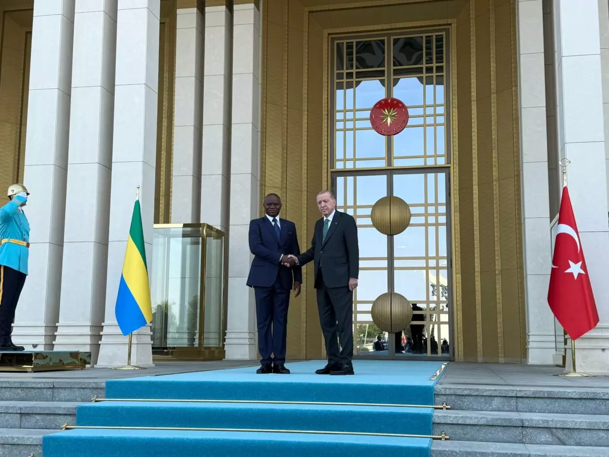 Cumhurbaşkanı Erdoğan, Gabon Cumhurbaşkanı Nguema'yı resmi törenle karşıladı