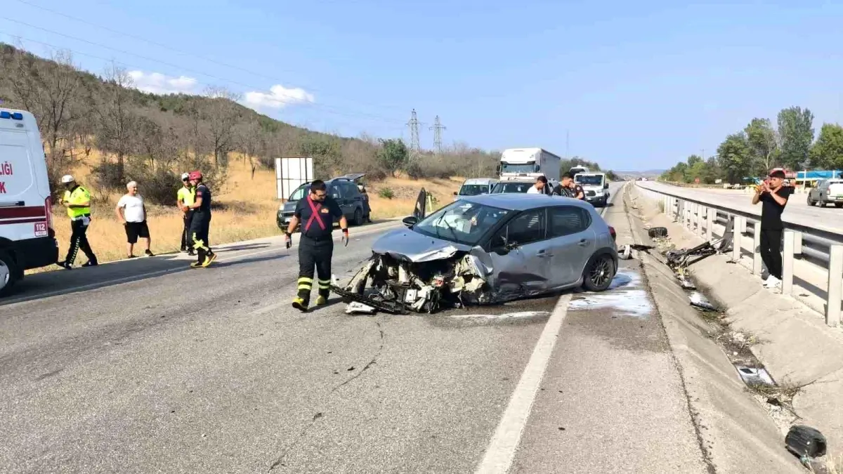 Kastamonu'da Otomobil Kanalın İçine Düştü: 3 Yaralı