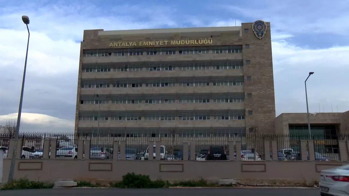 Antalya'da 10 Milyon Lira Dolandırıcılığı Girişimi Başarısızlıkla Sonuçlandı