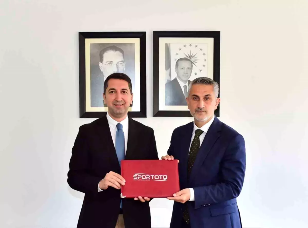 Elazığ'a 8 Yeni Futbol Sahası Yapılacak