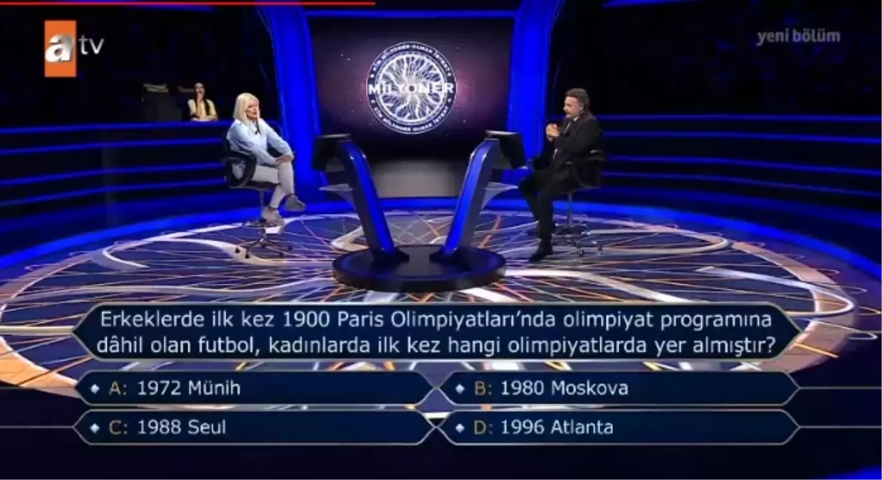 Erkeklerde ilk kez 1900 Paris Olimpiyatları'nda olimpiyat programına dahil olan futbol, kadınlarda ilk kez hangi olimpiyatlarda yer almıştır?