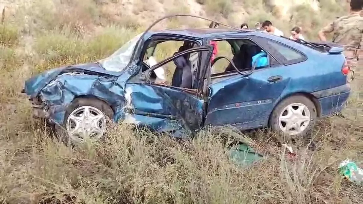 Erzurum-Artvin Karayolunda Trafik Kazası: 3 Yaralı