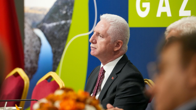 Fatma Şahin, İstanbul'daki medya temsilcileri, akademisyenler ve sanatçılarla buluştu