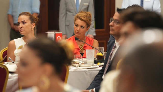 Fatma Şahin, İstanbul'daki medya temsilcileri, akademisyenler ve sanatçılarla buluştu