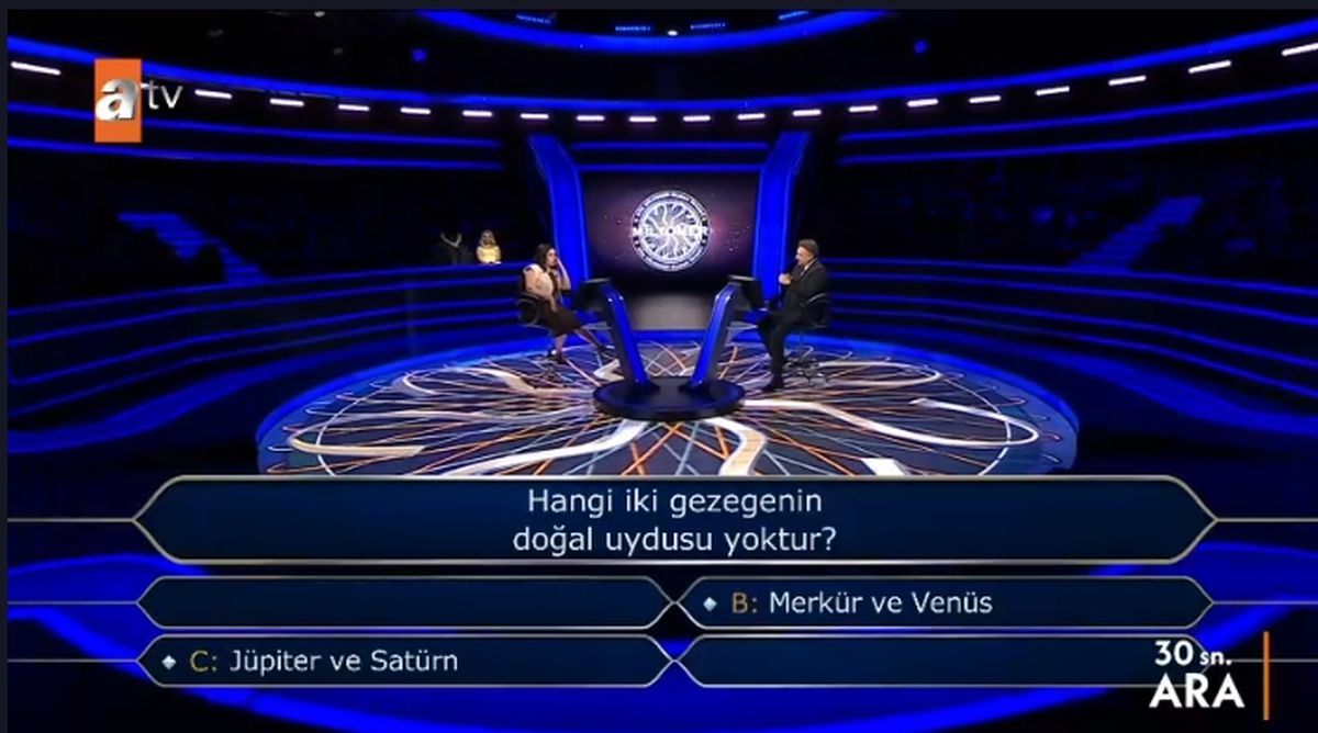 Hangi iki gezegenin doğal uydusu yoktur?