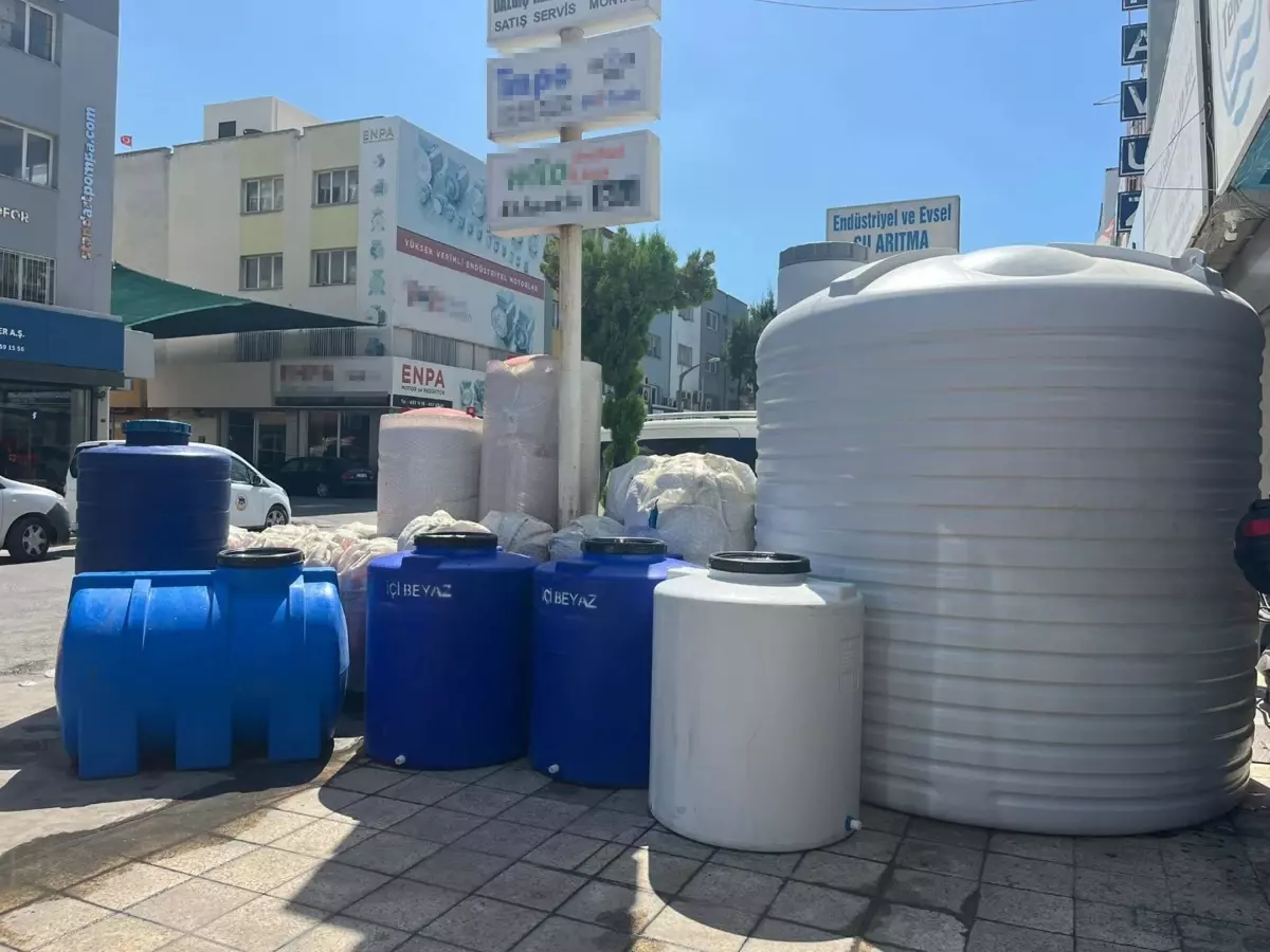 İzmir'de Su Kesintileri Nedeniyle Su Deposu Satışları İki Kat Arttı