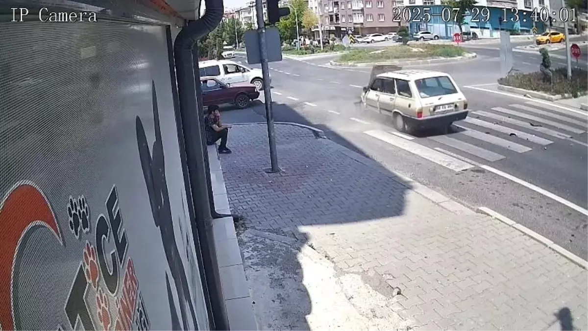 Nevşehir'de Trafik Kazası: İki Kişi Hafif Yaralandı