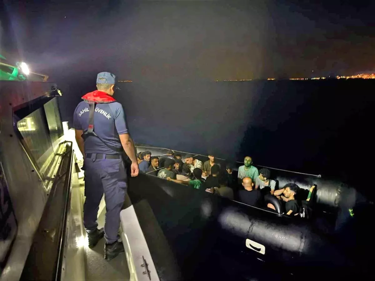 Kuşadası'nda 18 Düzensiz Göçmen Kurtarıldı