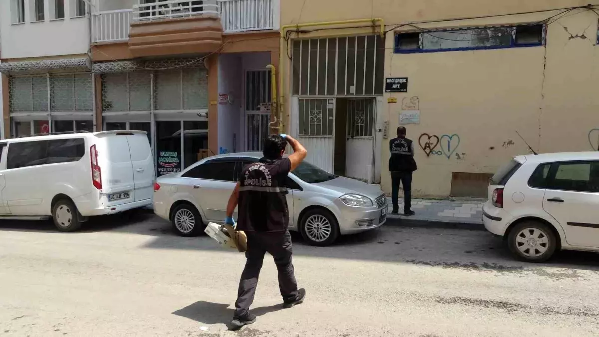 89 Yaşındaki Adam Yalnız Yaşadığı Evinde Ölü Bulundu